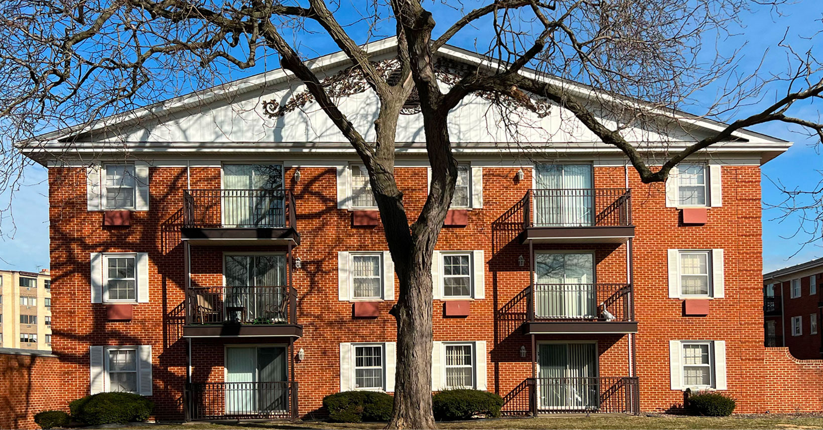 Vine Oak Lawn Apartments in Oak Lawn, Illinois, Chicago