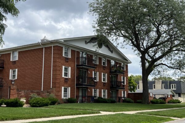 Vine Oark Lawn in Illinois, Chicago